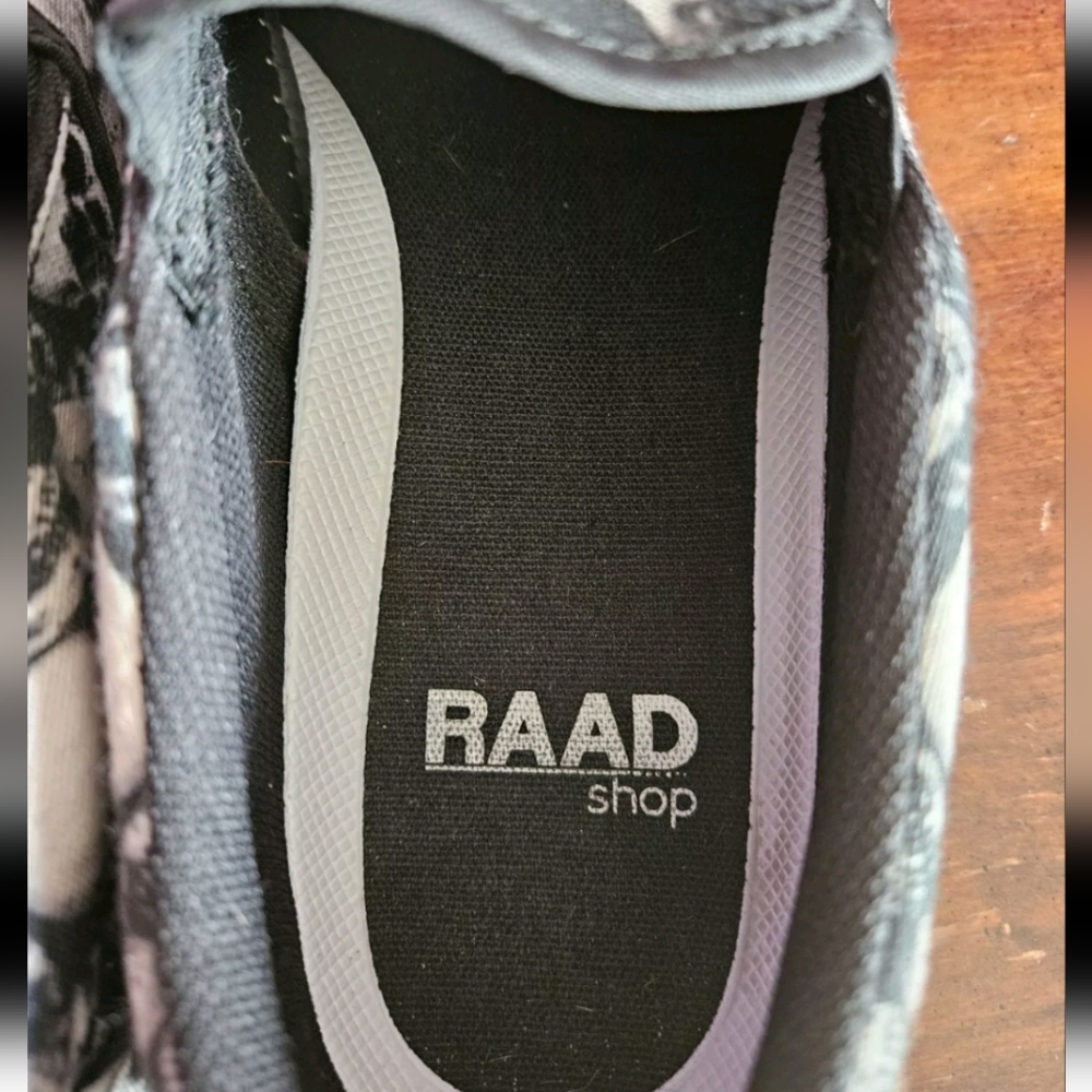 raad shop shoes Skull Slip Ons Men 6.5 Women 8.5 - Picture 5 of 9